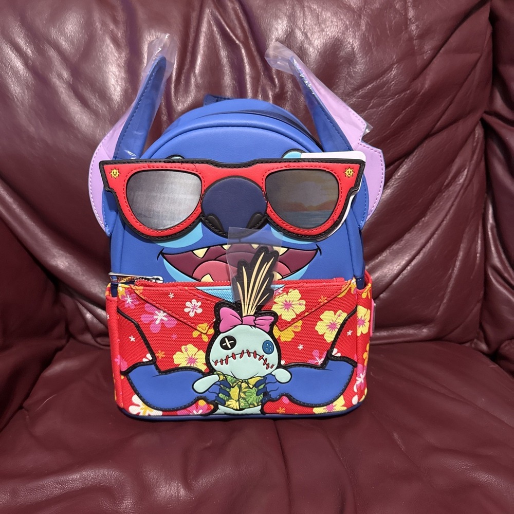 Loungefly Stitch Vacation Mini Backpack Summer Convention Limited Edition NEW